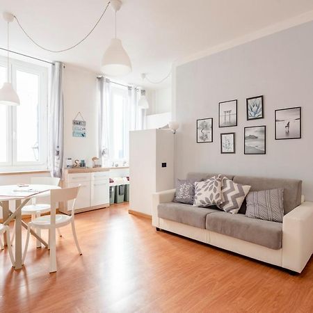 Mazzini 12 Very Central Apartment With Private Garage, Air Conditioning, Wifi, Just 50 Meters From The Beach Rapallo Bagian luar foto