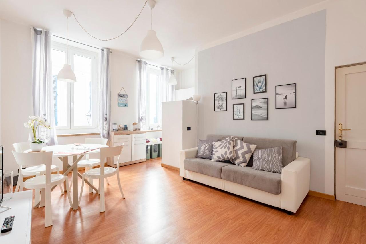 Mazzini 12 Very Central Apartment With Private Garage, Air Conditioning, Wifi, Just 50 Meters From The Beach Rapallo Bagian luar foto