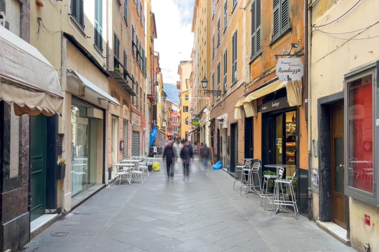 Mazzini 12 Very Central Apartment With Private Garage, Air Conditioning, Wifi, Just 50 Meters From The Beach Rapallo Bagian luar foto