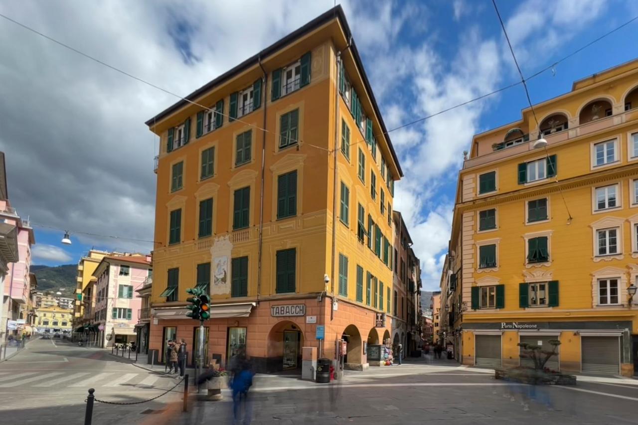 Mazzini 12 Very Central Apartment With Private Garage, Air Conditioning, Wifi, Just 50 Meters From The Beach Rapallo Bagian luar foto