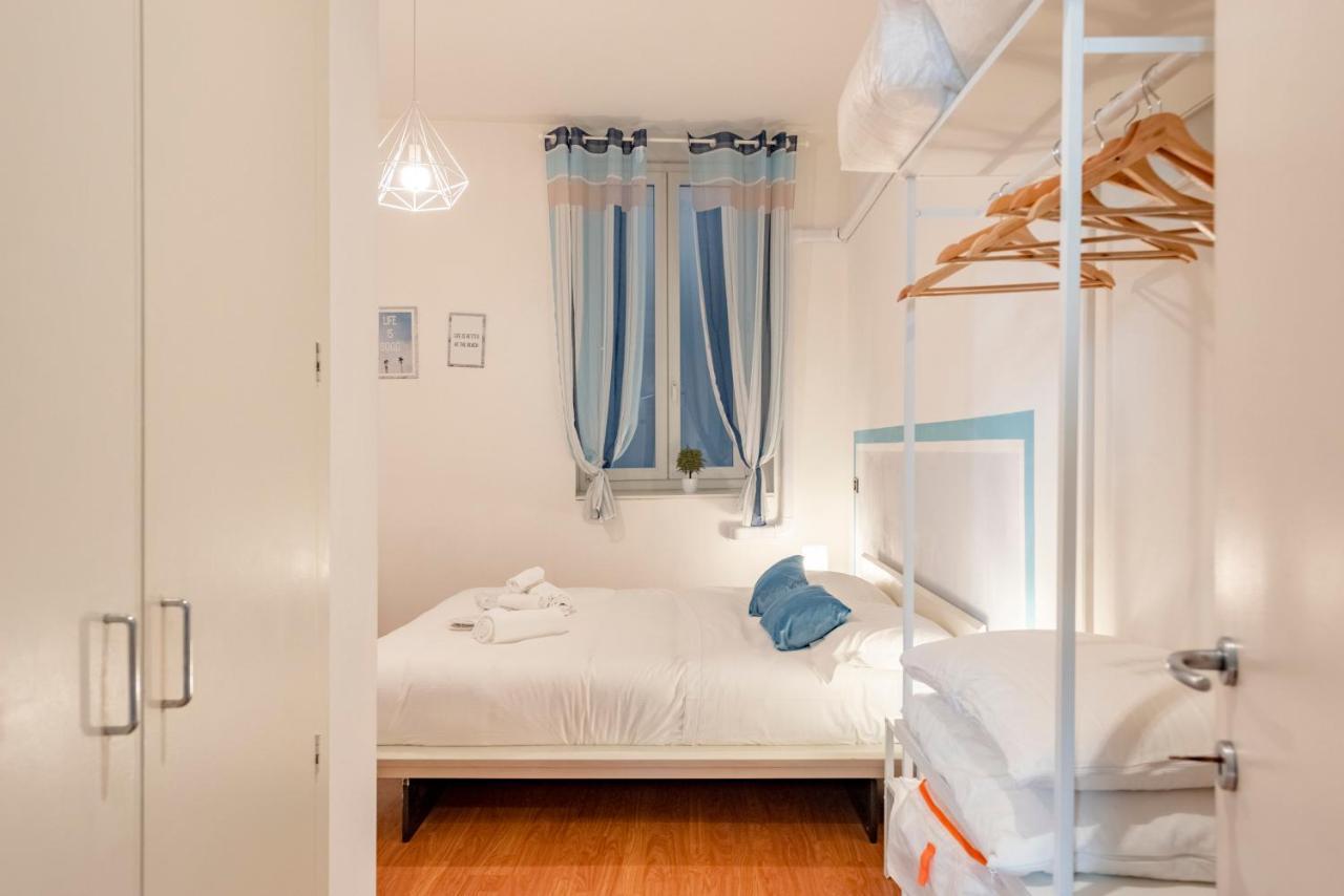 Mazzini 12 Very Central Apartment With Private Garage, Air Conditioning, Wifi, Just 50 Meters From The Beach Rapallo Bagian luar foto
