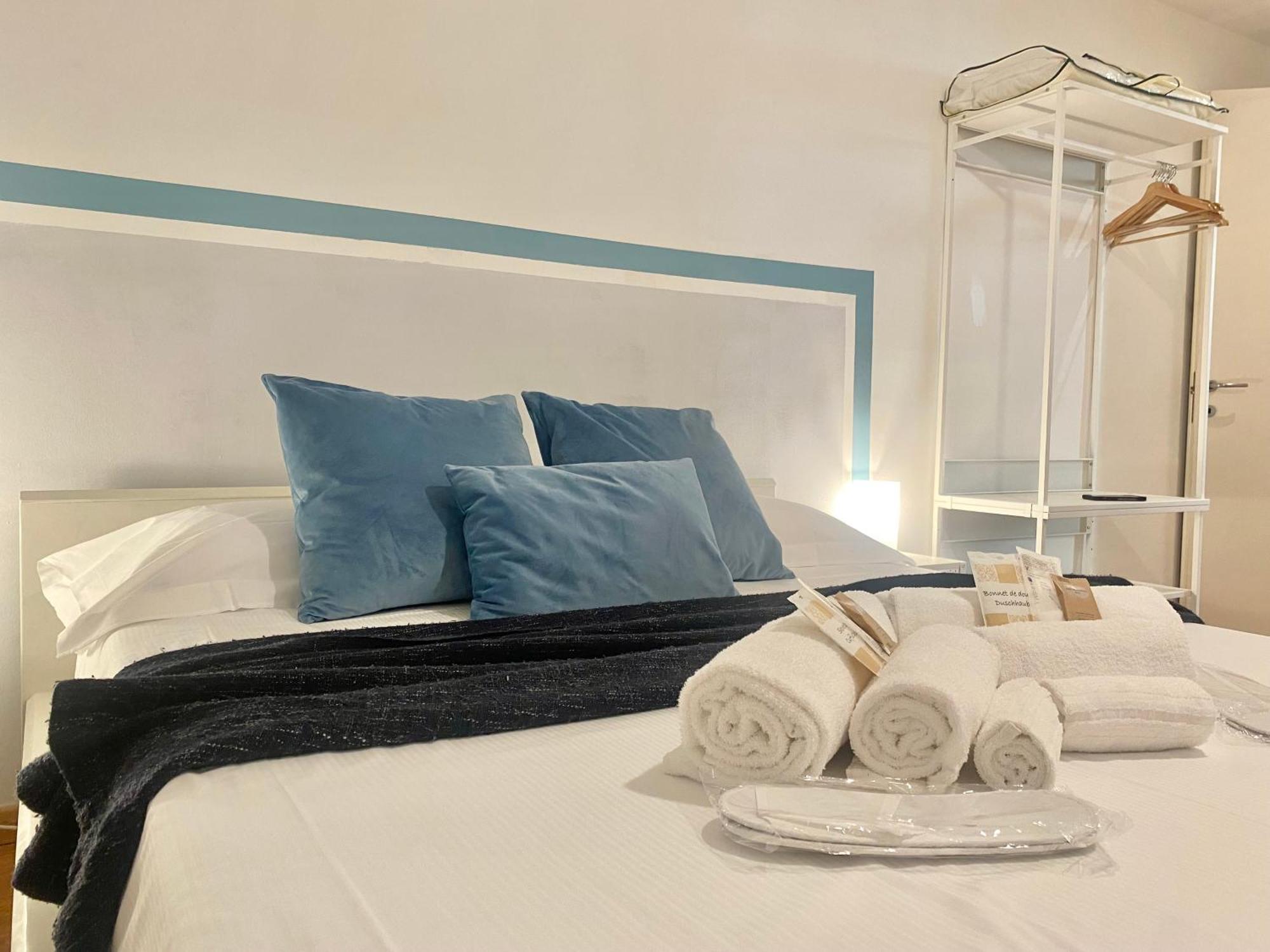 Mazzini 12 Very Central Apartment With Private Garage, Air Conditioning, Wifi, Just 50 Meters From The Beach Rapallo Bagian luar foto