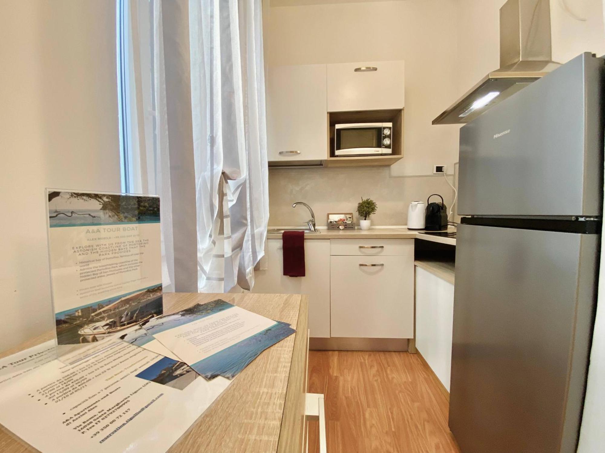 Mazzini 12 Very Central Apartment With Private Garage, Air Conditioning, Wifi, Just 50 Meters From The Beach Rapallo Bagian luar foto