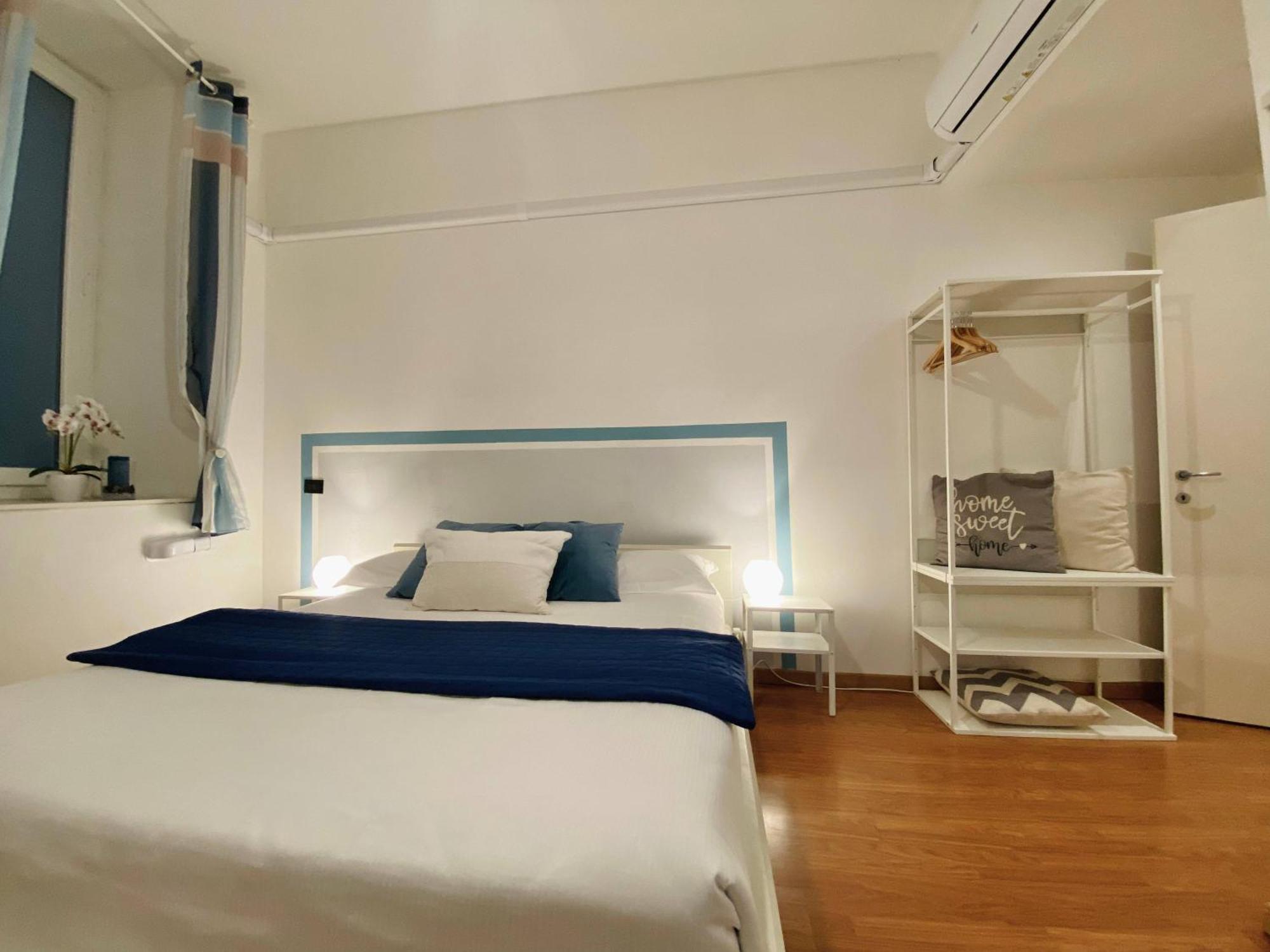 Mazzini 12 Very Central Apartment With Private Garage, Air Conditioning, Wifi, Just 50 Meters From The Beach Rapallo Bagian luar foto