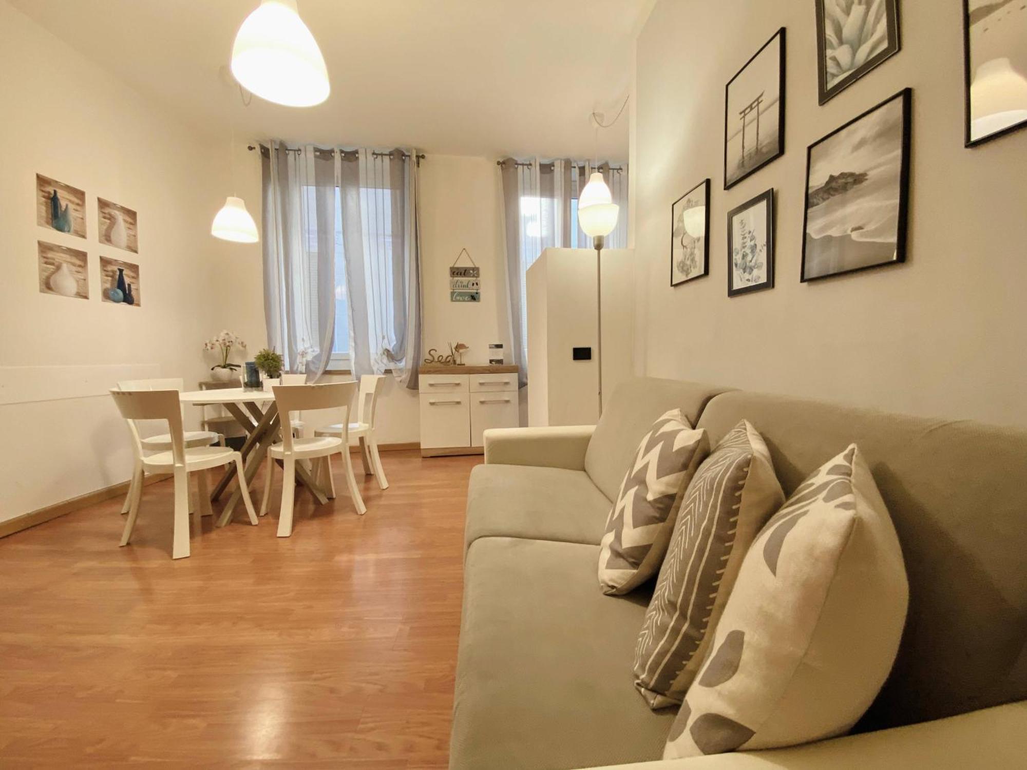 Mazzini 12 Very Central Apartment With Private Garage, Air Conditioning, Wifi, Just 50 Meters From The Beach Rapallo Bagian luar foto