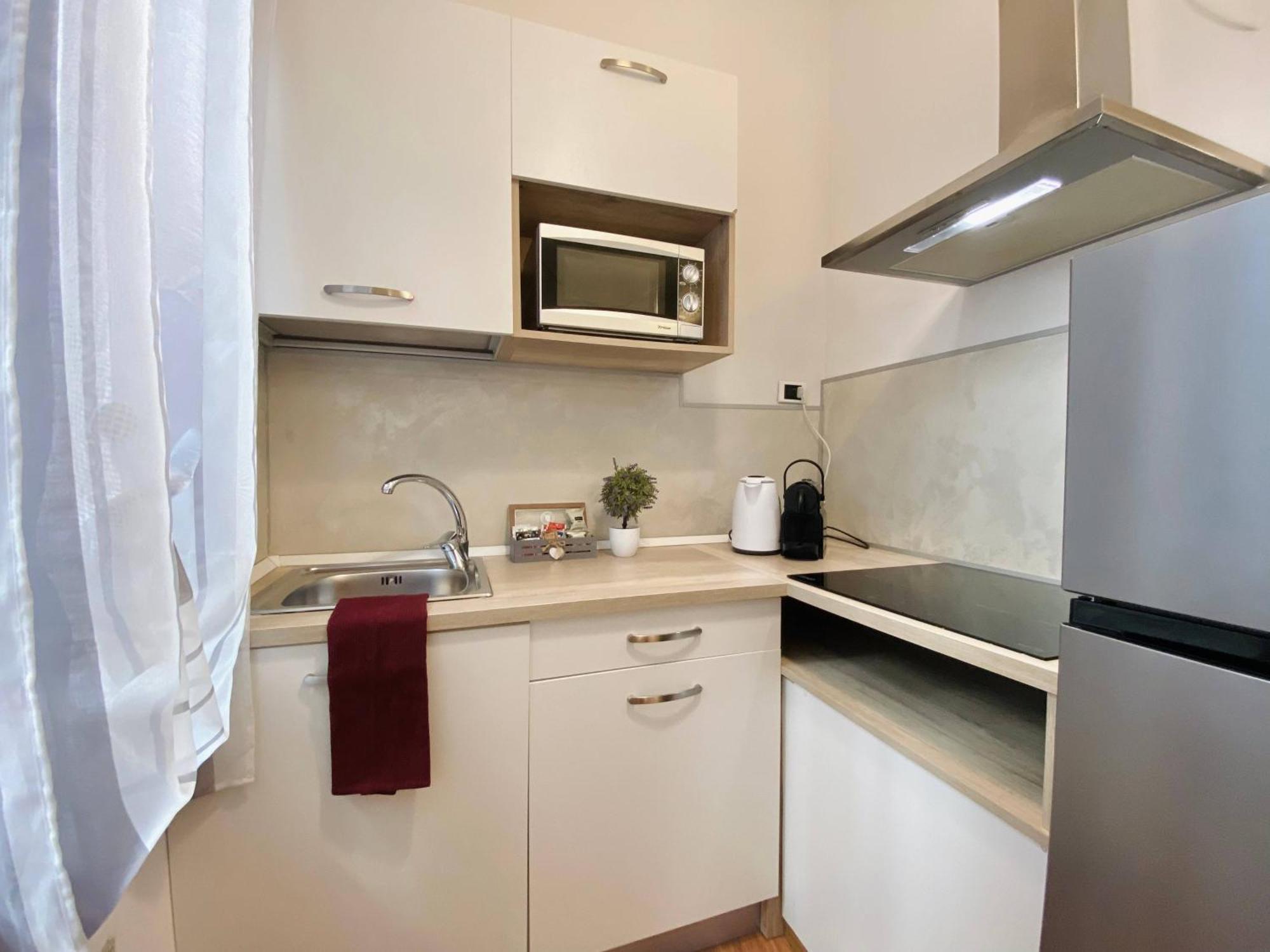 Mazzini 12 Very Central Apartment With Private Garage, Air Conditioning, Wifi, Just 50 Meters From The Beach Rapallo Bagian luar foto