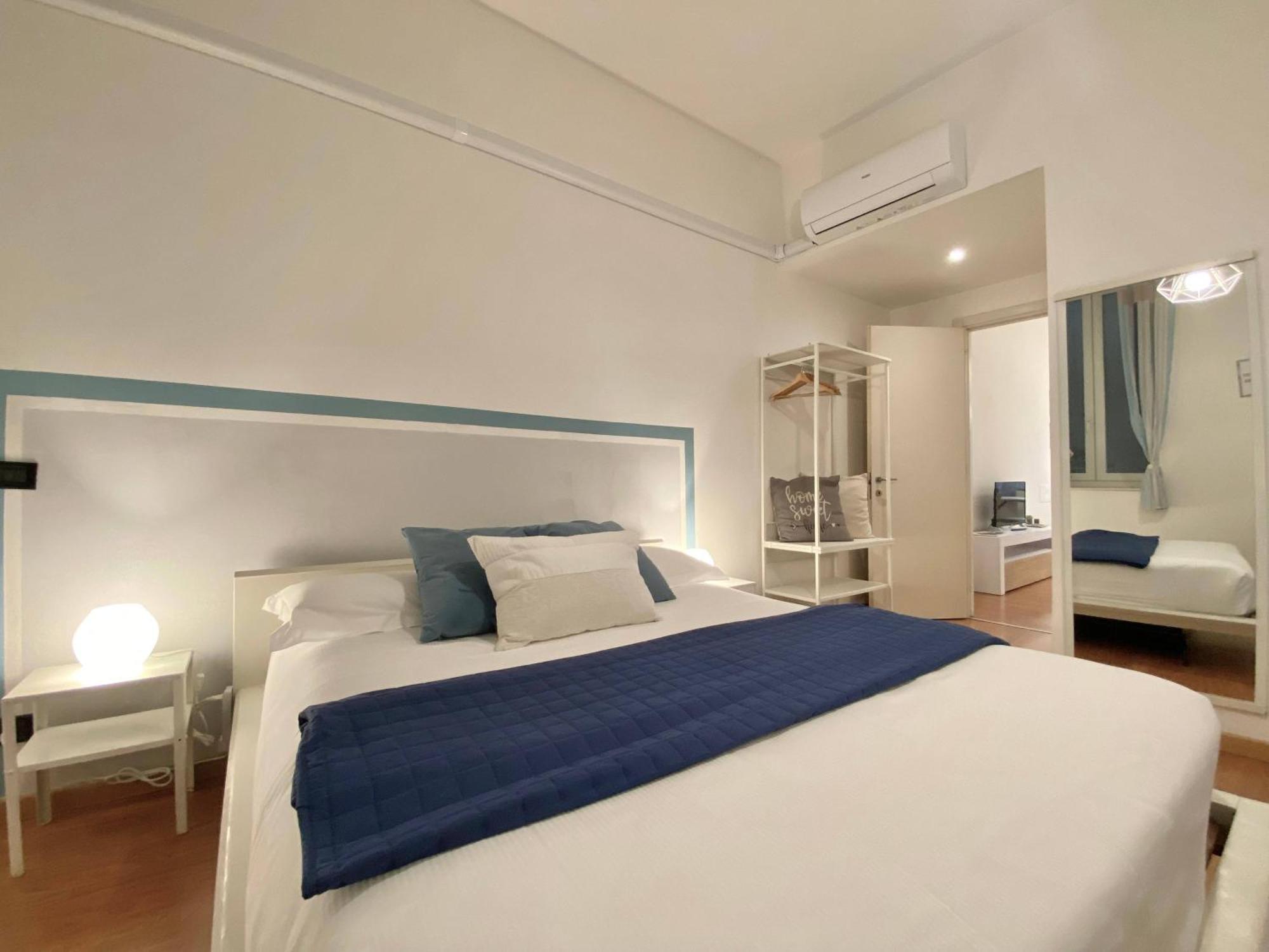 Mazzini 12 Very Central Apartment With Private Garage, Air Conditioning, Wifi, Just 50 Meters From The Beach Rapallo Bagian luar foto