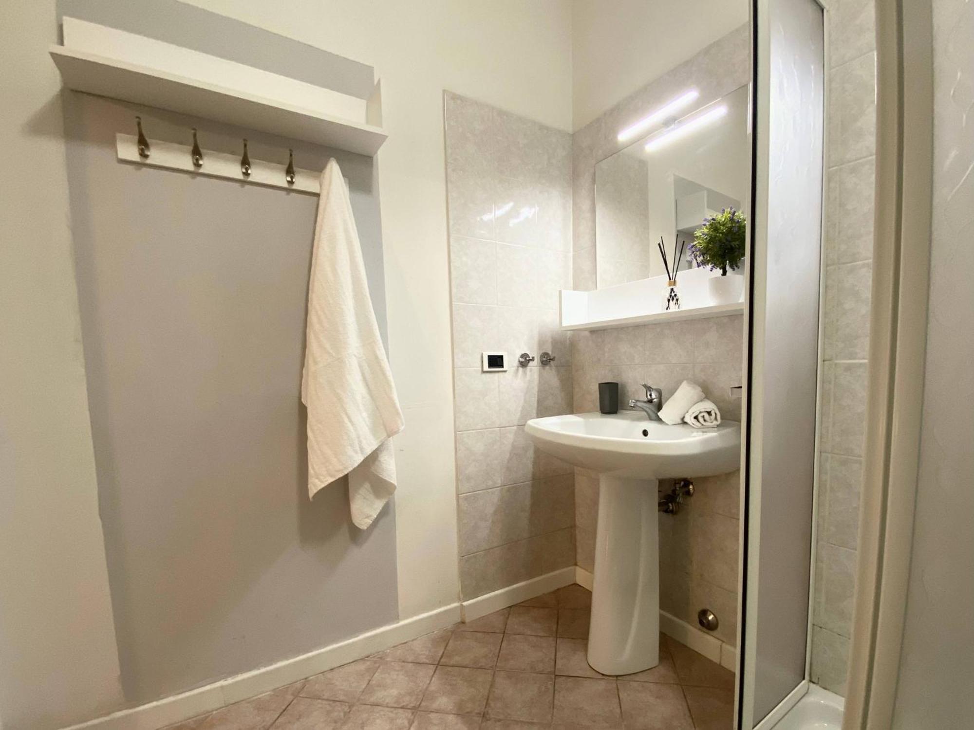Mazzini 12 Very Central Apartment With Private Garage, Air Conditioning, Wifi, Just 50 Meters From The Beach Rapallo Bagian luar foto